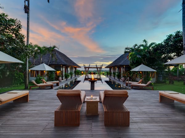 Villa Mandalay - Sunset view across the pool